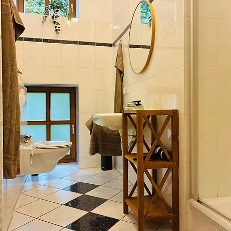 Hangstein Apartment, Adlerwarte-vogelpark-hermannsdenkmal-wanderwege Lägenhet *